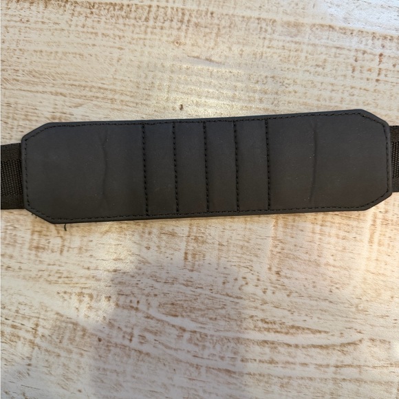 Tumi Black Leather Men's Messenger Bag - Picture 10 of 10